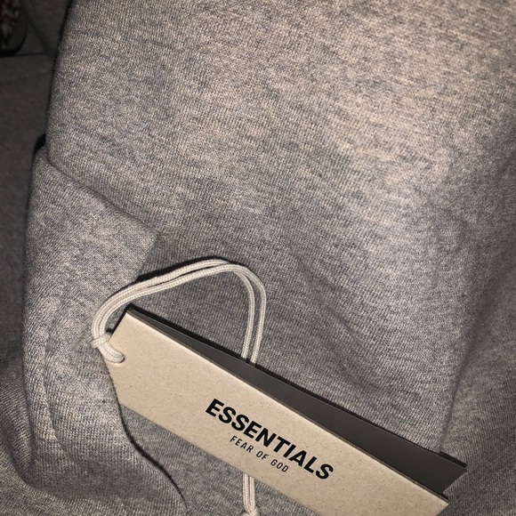 NWT Men’s  small FOG Essentials Hoodie (Heather Gray) - Picture 6 of 7
